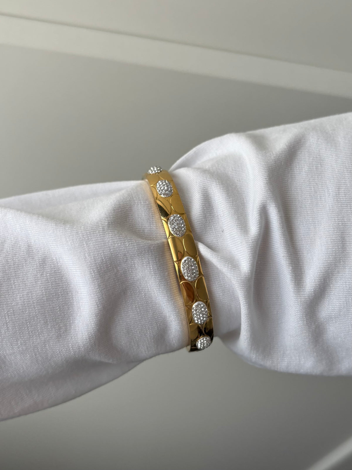 GOLDEN GLOW BRACELET