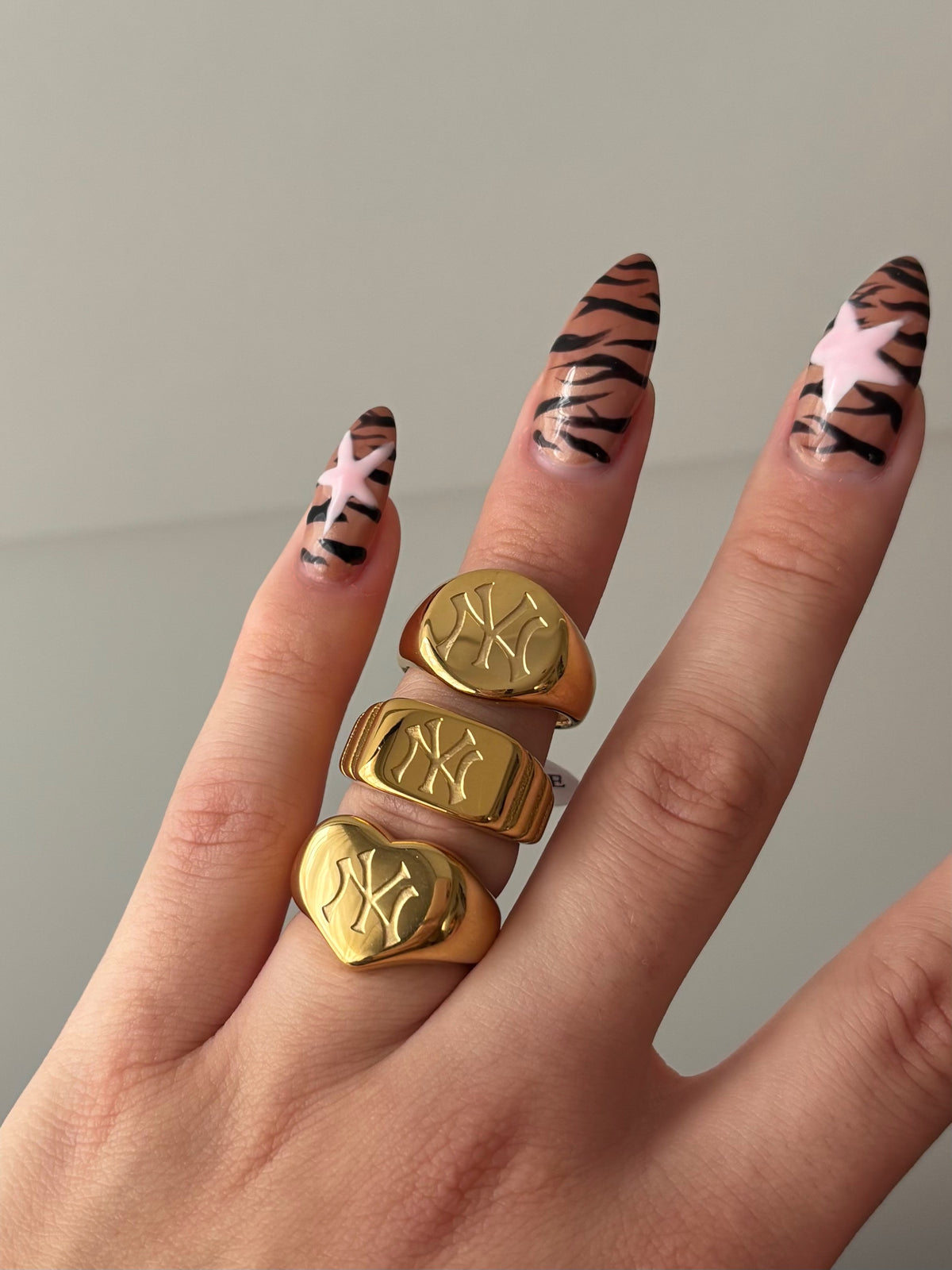 NYC SIGNET RING