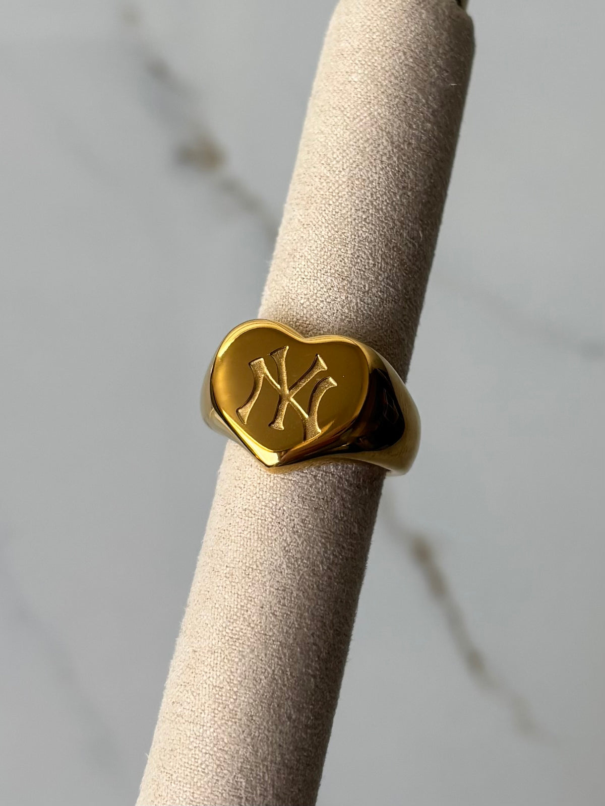 NYC SIGNET RING