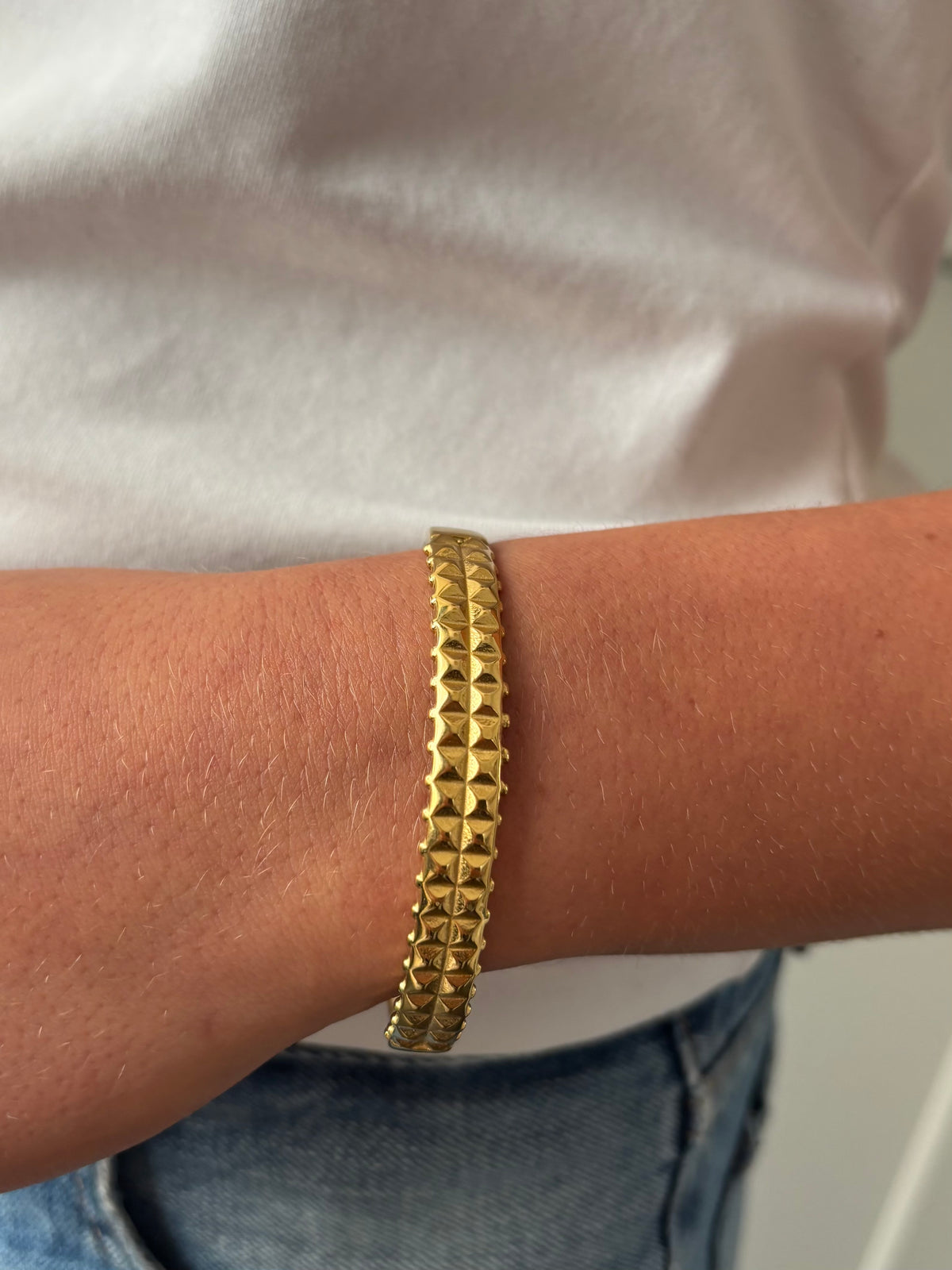 STUD BRACELET