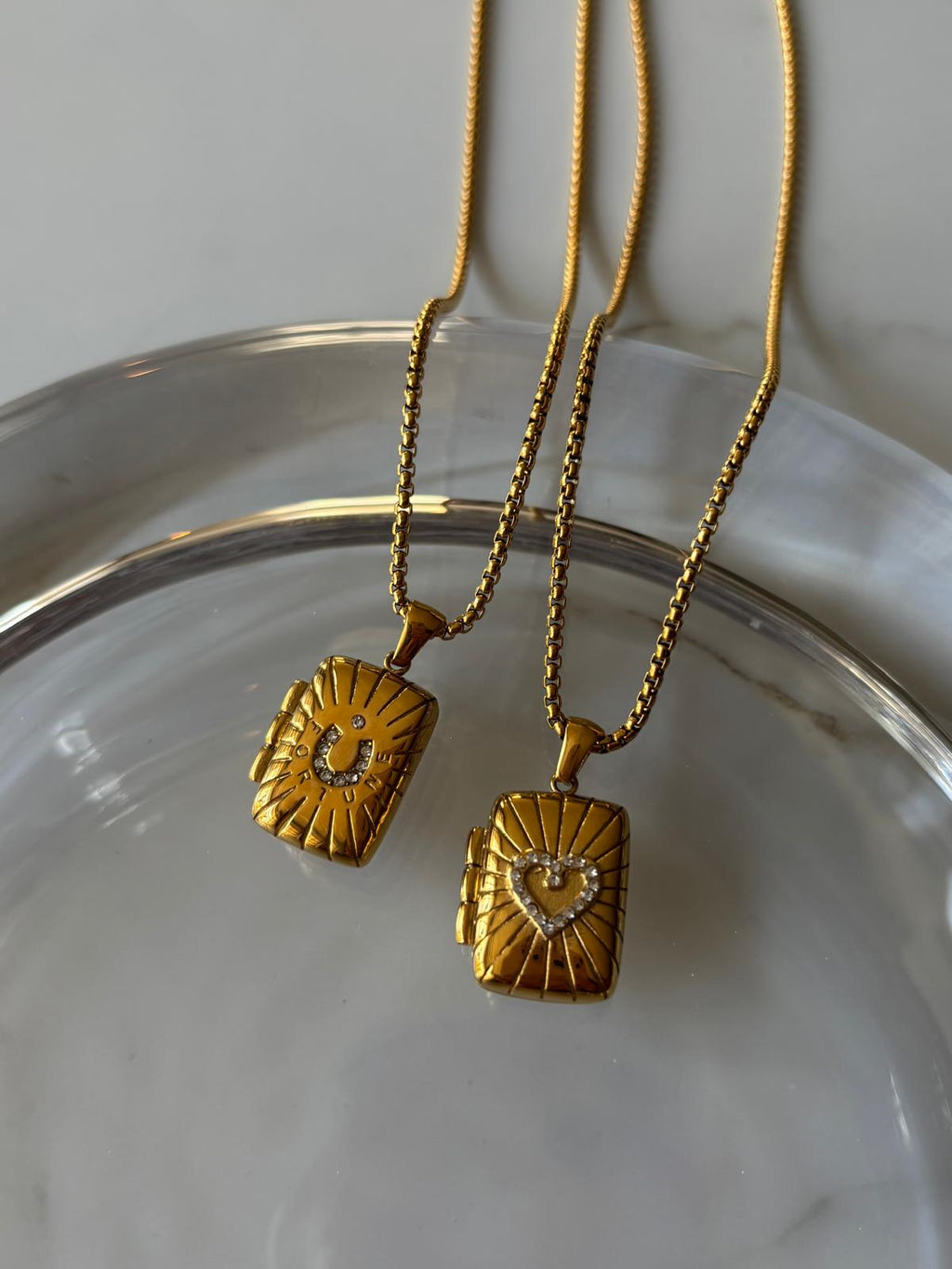 LOCKET NECKLACE